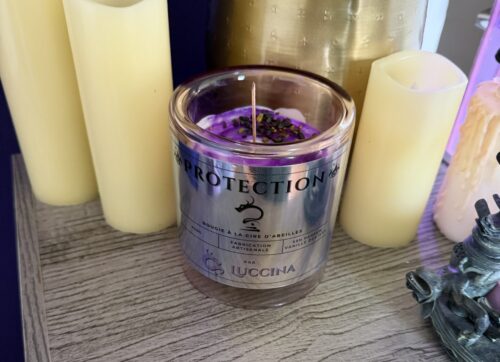 une bougie de protection puissante faite à la main