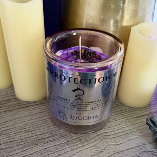 une bougie de protection puissante faite à la main